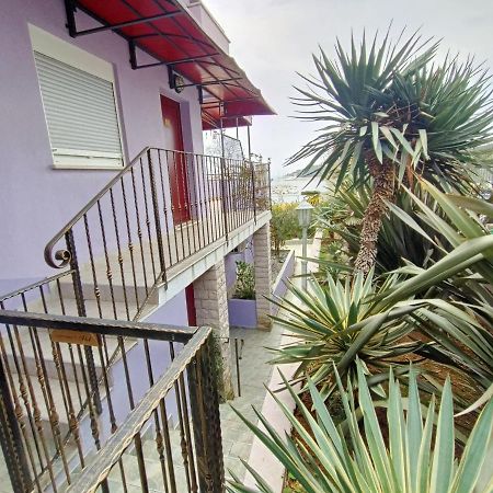 Aparthotel Viola Pjescana Uvala Ngoại thất bức ảnh