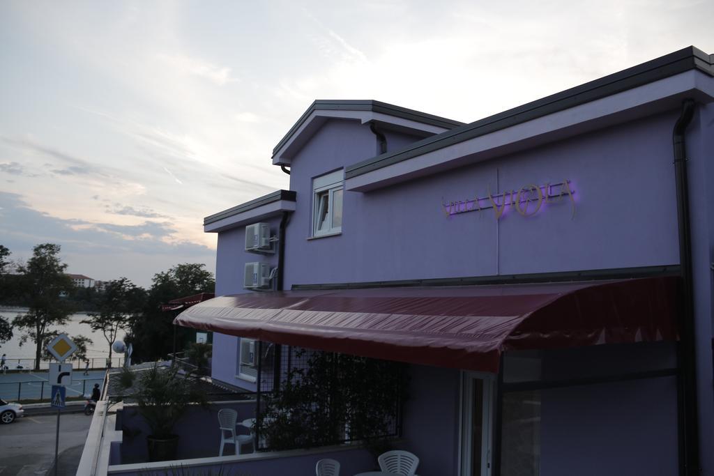 Aparthotel Viola Pjescana Uvala Ngoại thất bức ảnh