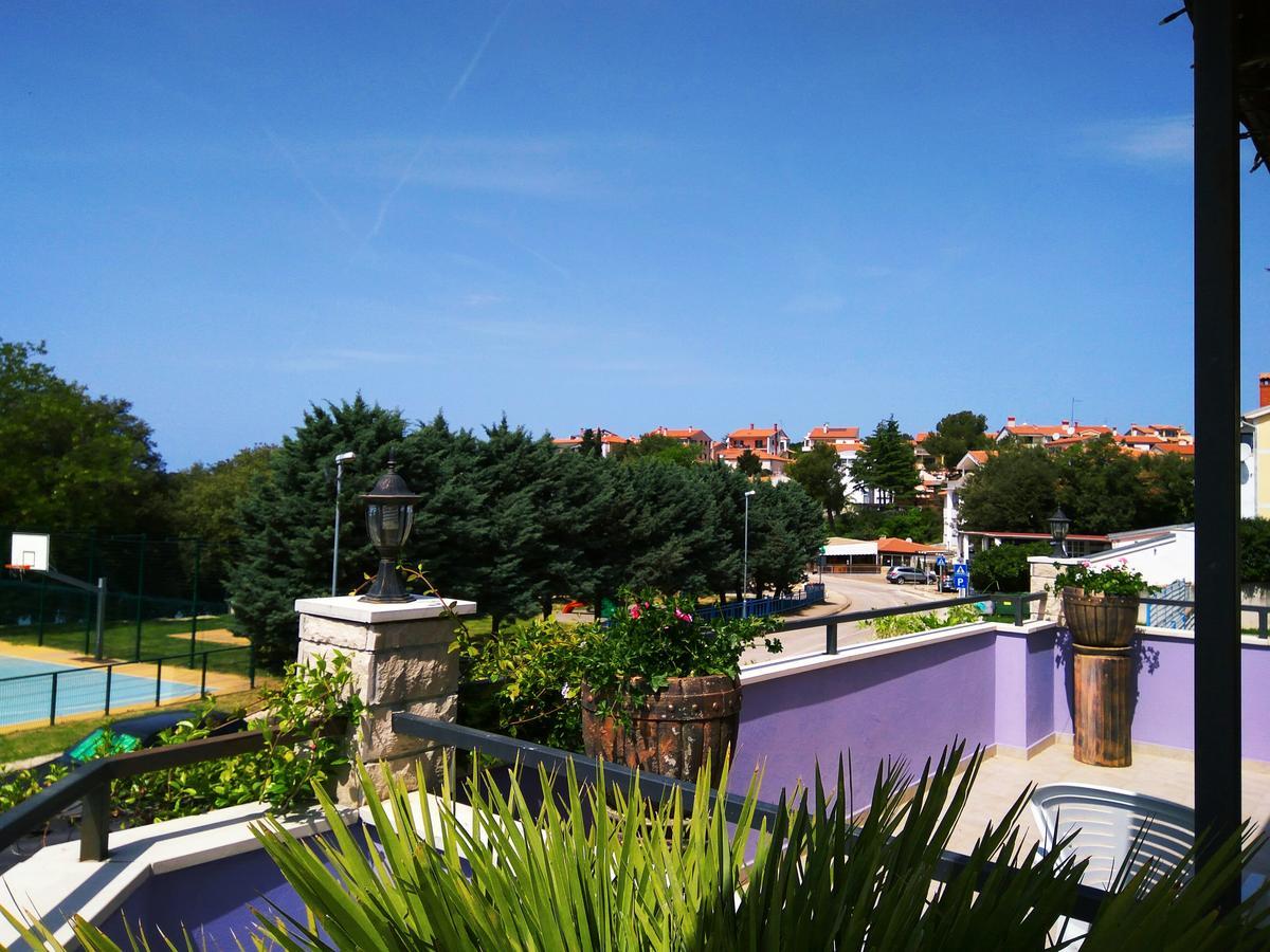Aparthotel Viola Pjescana Uvala Ngoại thất bức ảnh