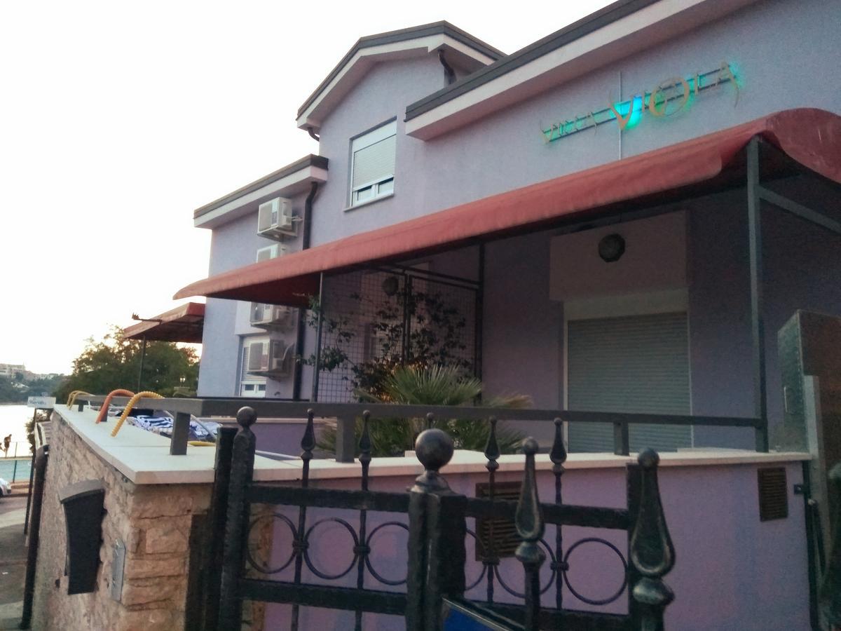 Aparthotel Viola Pjescana Uvala Ngoại thất bức ảnh
