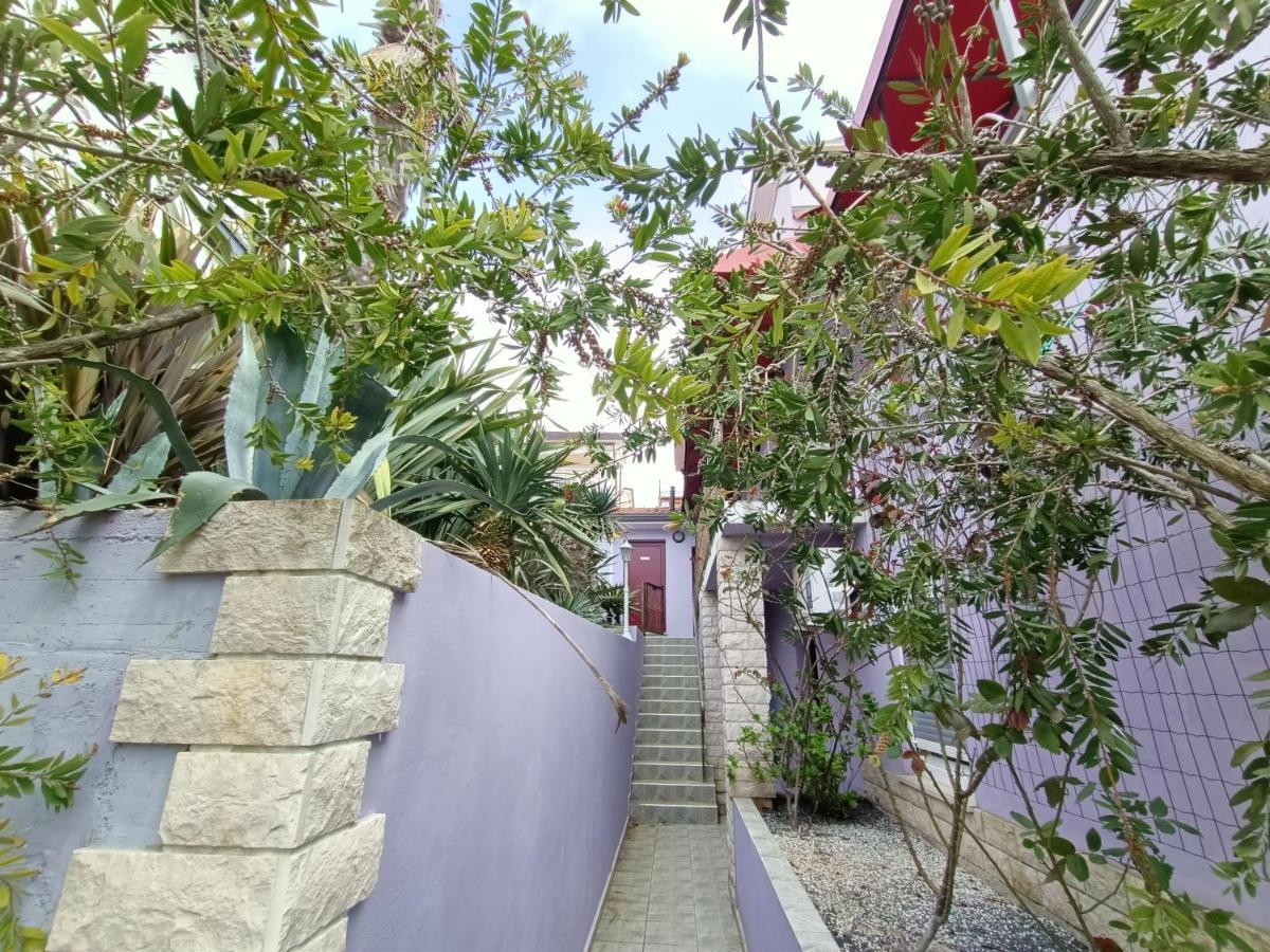Aparthotel Viola Pjescana Uvala Ngoại thất bức ảnh